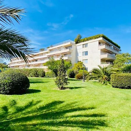 Charming Studio With Pool In Saint Tropez Lejlighed Eksteriør billede