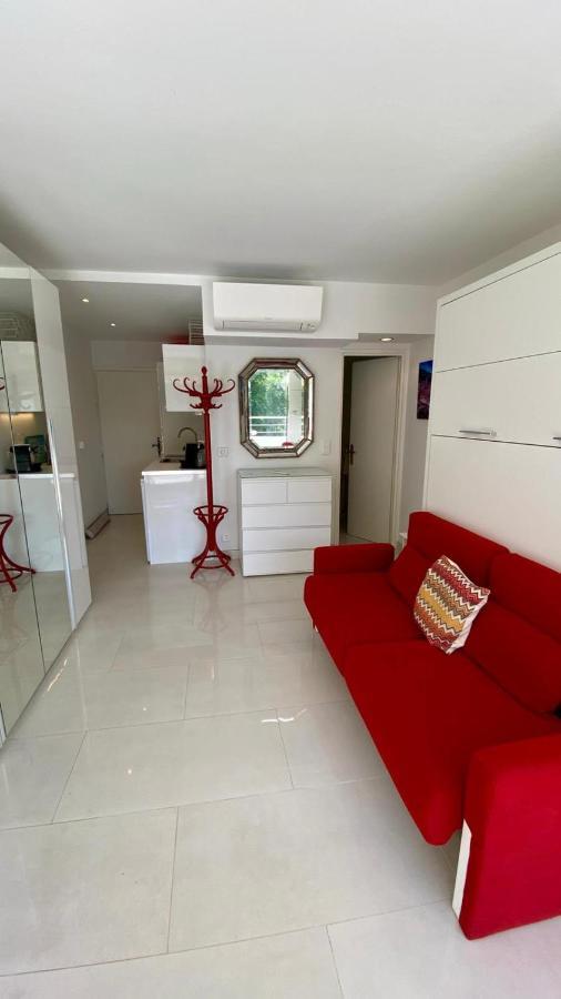 Charming Studio With Pool In Saint Tropez Lejlighed Eksteriør billede