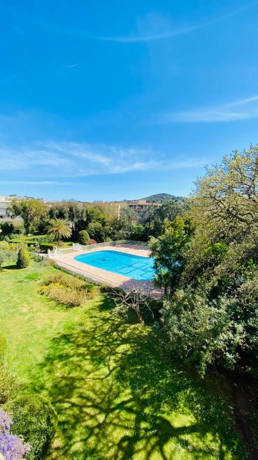 Charming Studio With Pool In Saint Tropez Lejlighed Eksteriør billede