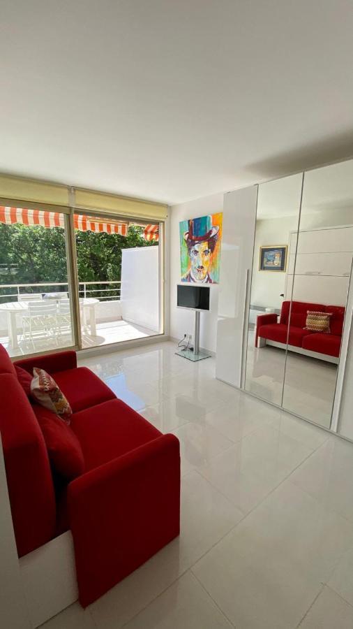 Charming Studio With Pool In Saint Tropez Lejlighed Eksteriør billede